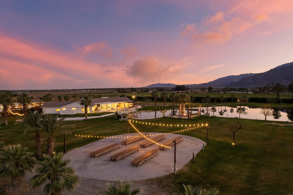 Buena Vista by Avantstay Massive Outdoor Oasis w Pool Spa & Firepit - photo 62