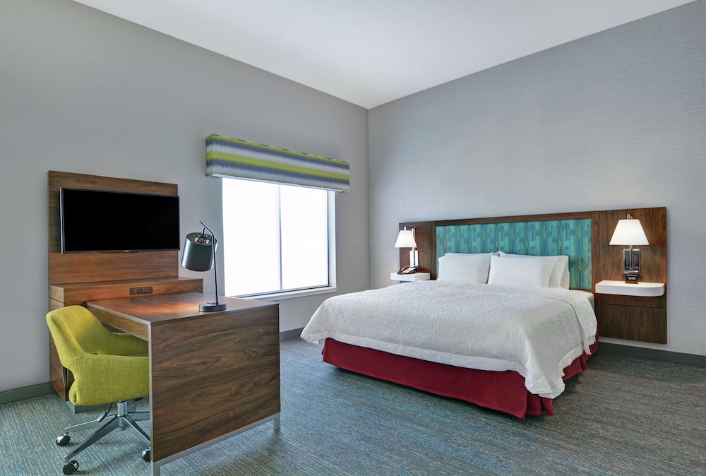 Hampton Inn & Suites Middleburg - photo 17
