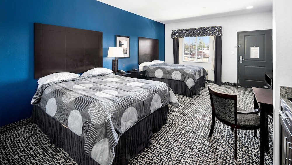 Belmont Inn and Suites - photo 16