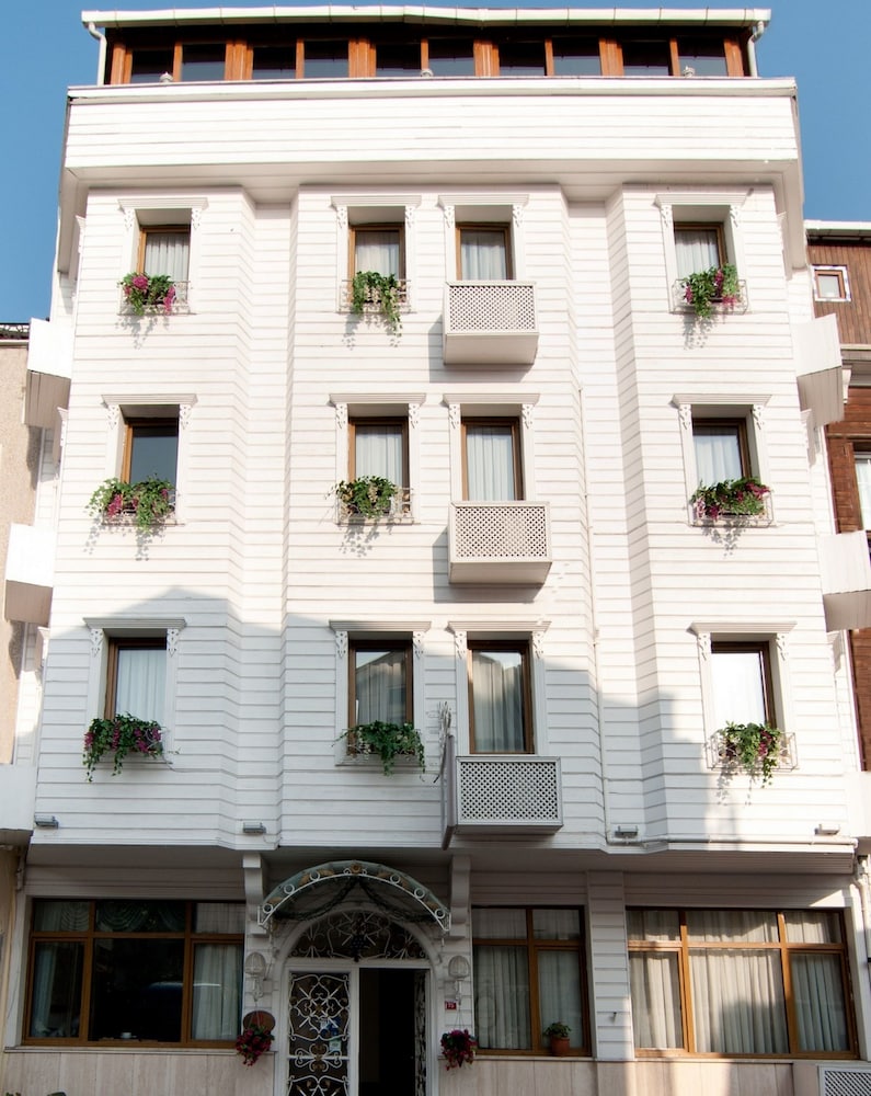 Mevlana Hotel — 4-Star Luxury Hotel in Istanbul, Turkey