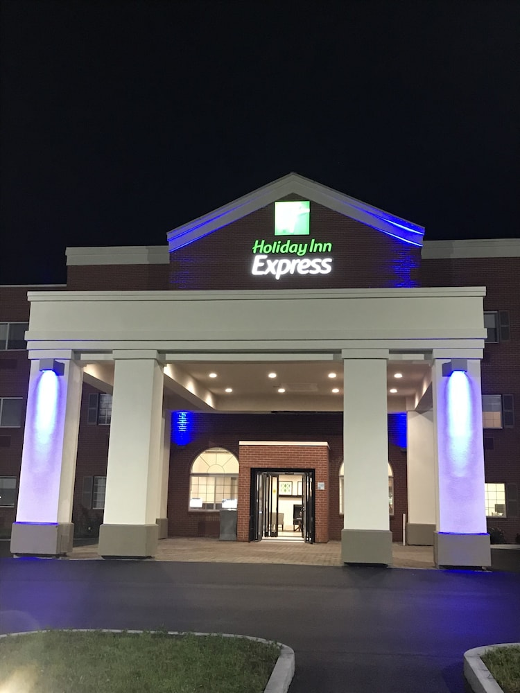 Holiday Inn Express Canton Potsdam - photo 32
