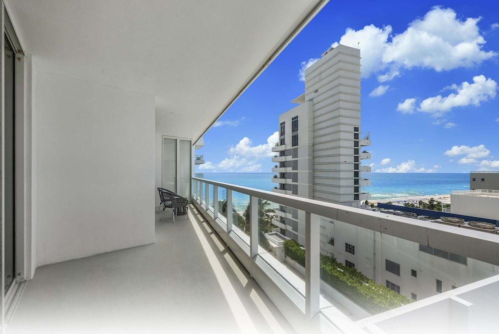 Fontainebleau Miami Beach Private Luxury Suites - photo 501