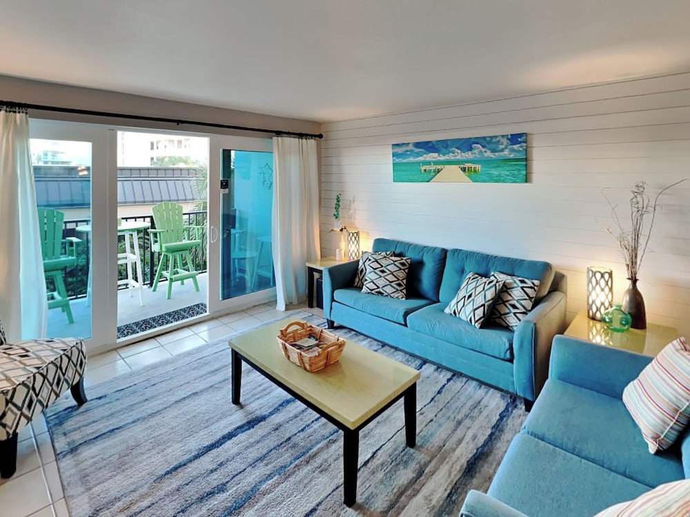 Sea Oats #309 by Southern Vacation Rentals — 4-Star Luxury Hotel in Fort Walton Beach, United States