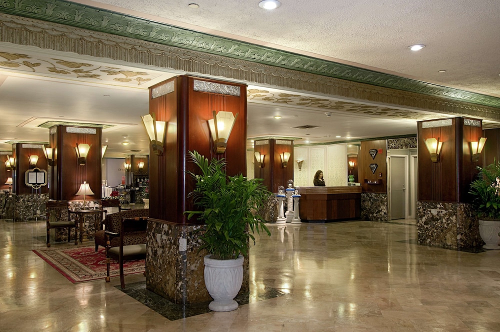 Hilton Cincinnati Netherland Plaza - photo 2