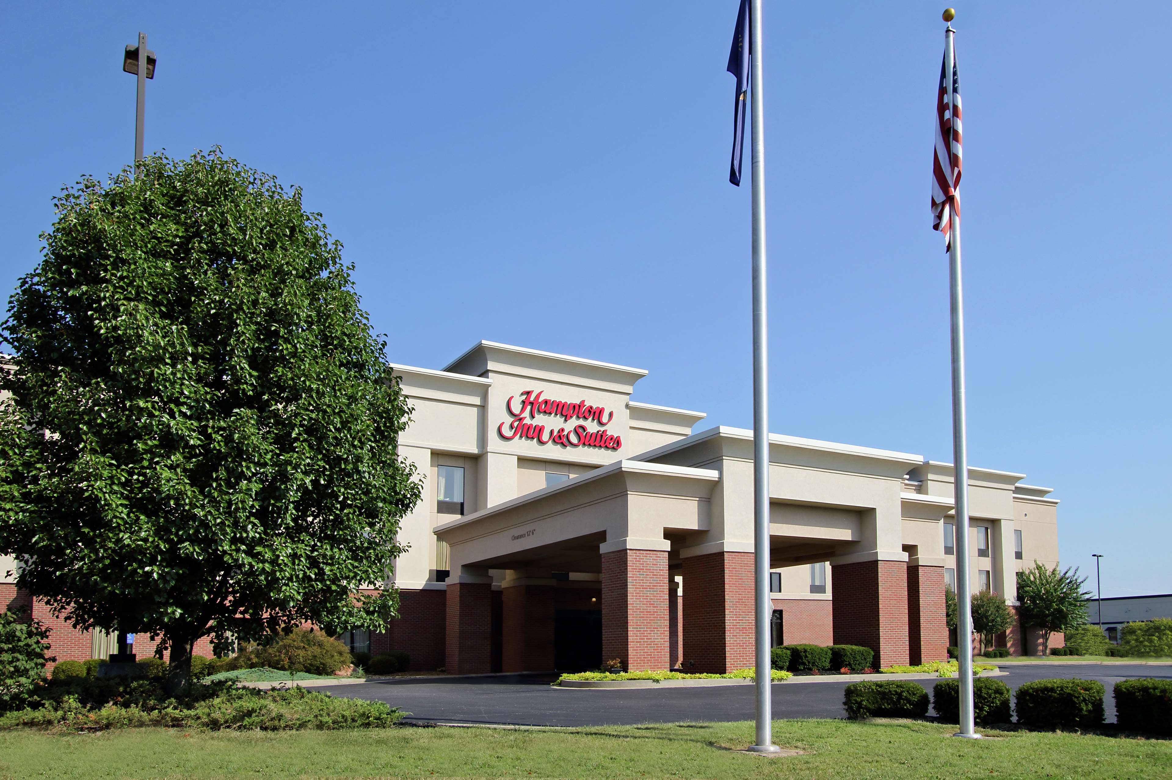 Hampton Inn & Suites Murray - carbon neutral hotel in Murray