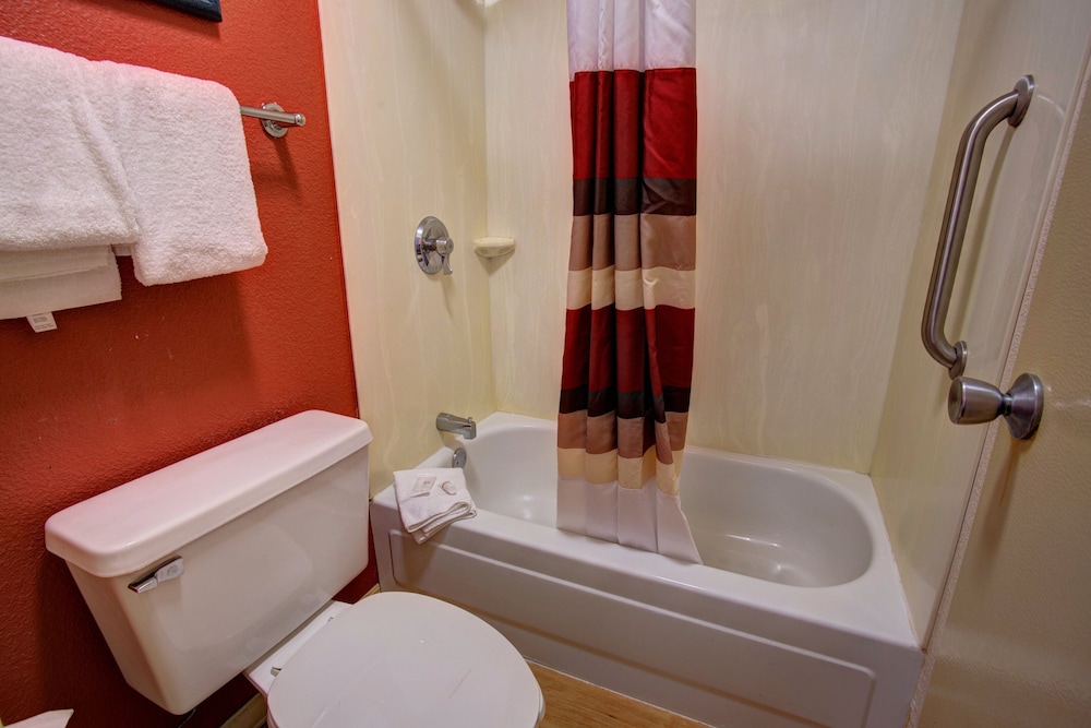 Red Roof Inn Pensacola I 10 at Davis Highway - photo 36