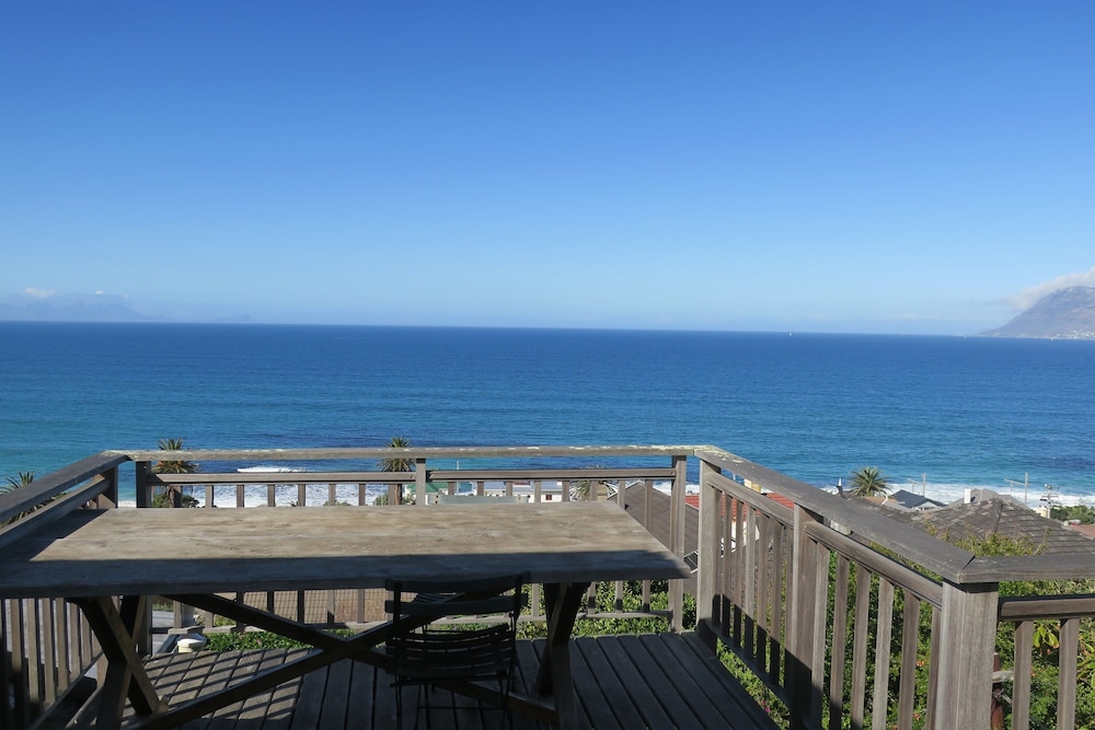Pentrich Retreat in St James Cape Town — 4-Star Luxury Hotel in Cape Town, South Africa