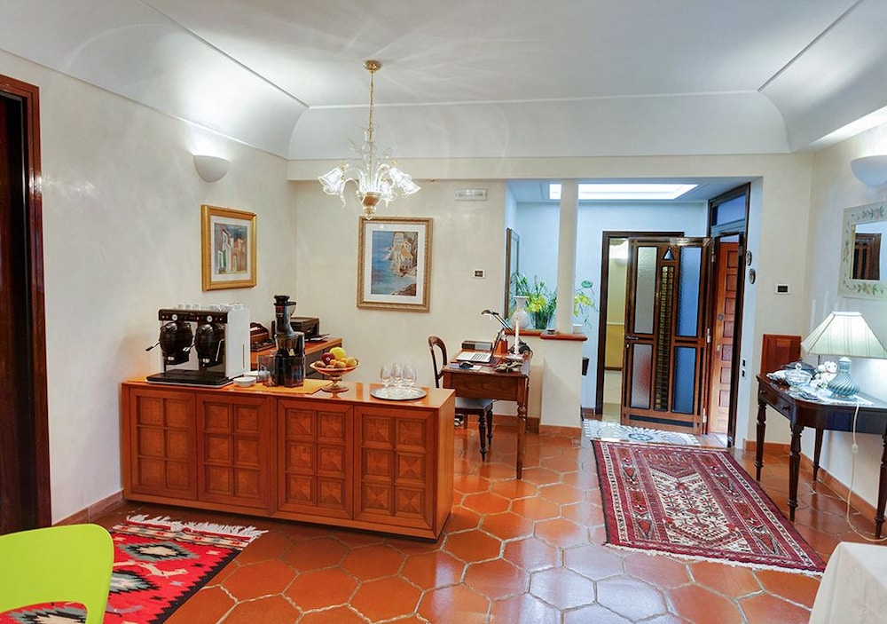 B&B La Casa della Nonna — 4-Star Luxury Hotel in Scalea, Italy