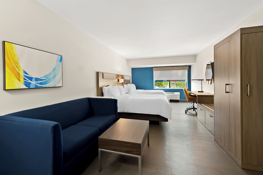 Holiday Inn Express & Suites Raleigh NE Medical Ctr Area by IHG - photo 12