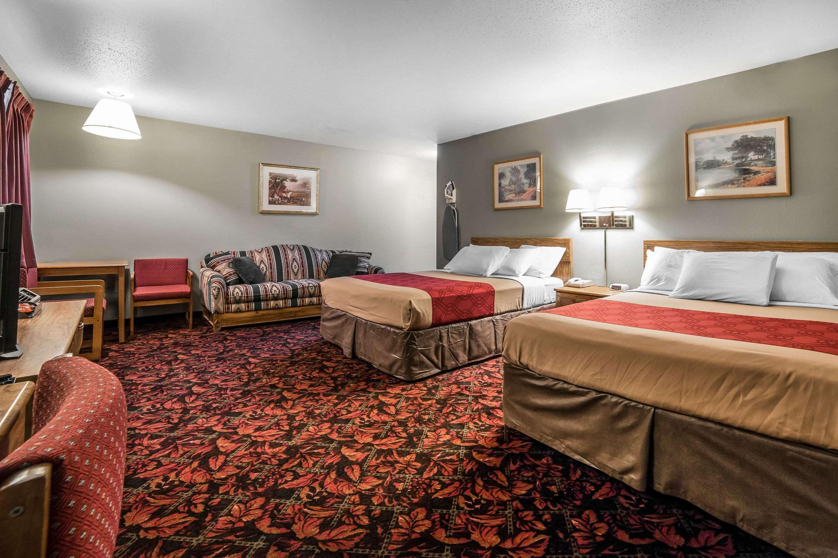 Econo Lodge Laramie WY - photo 29