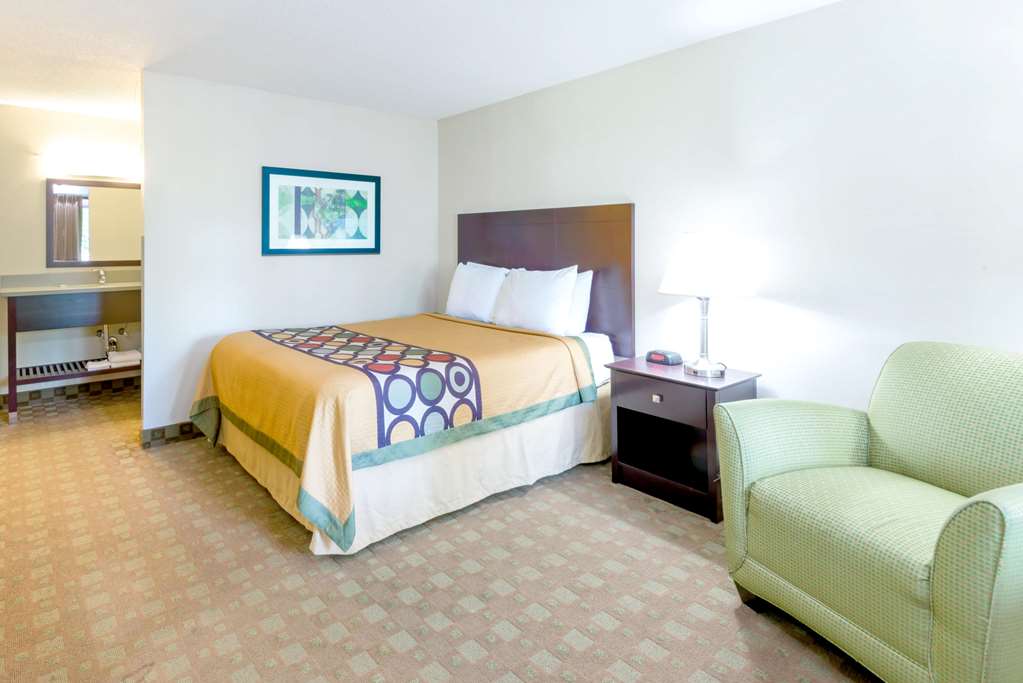 Super 8 by Wyndham White River Junction - photo 12