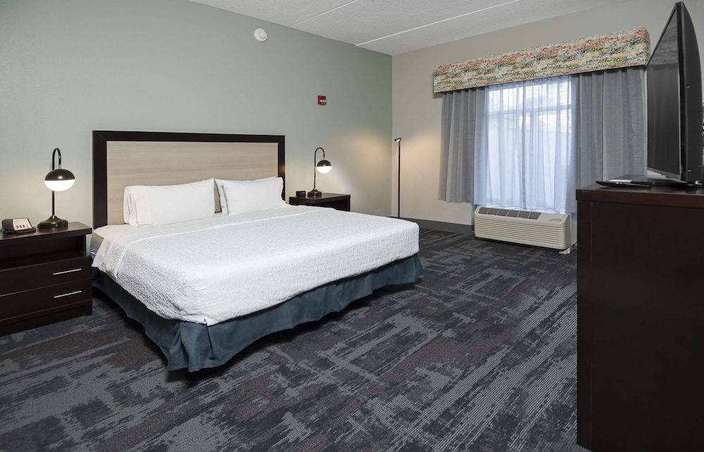 Hampton Inn & Suites Raleigh Downtown - photo 15