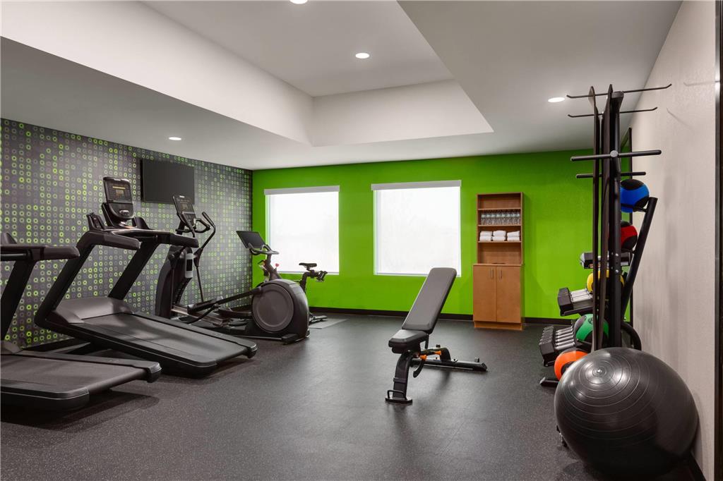 La Quinta Inn & Suites by Wyndham Shawnee - photo 8