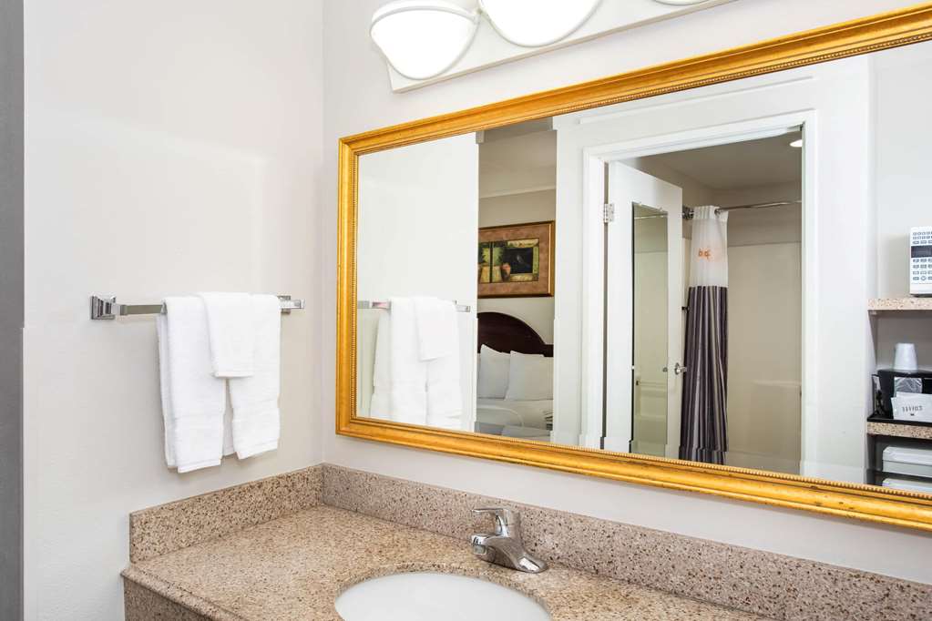 La Quinta Inn & Suites by Wyndham Melbourne Viera - photo 34