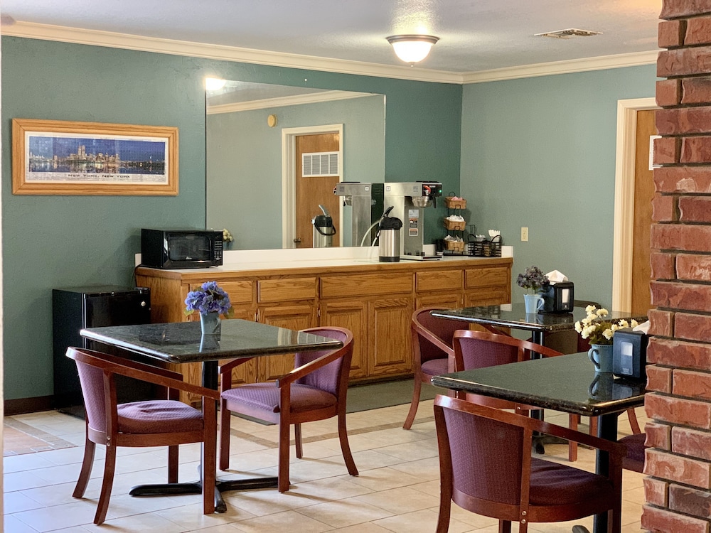 Candlelight Inn & Suites Hwy 69 near McAlester - photo 30