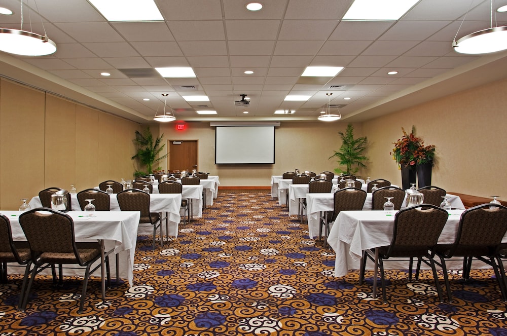 Holiday Inn Purdue Fort Wayne by IHG - photo 24