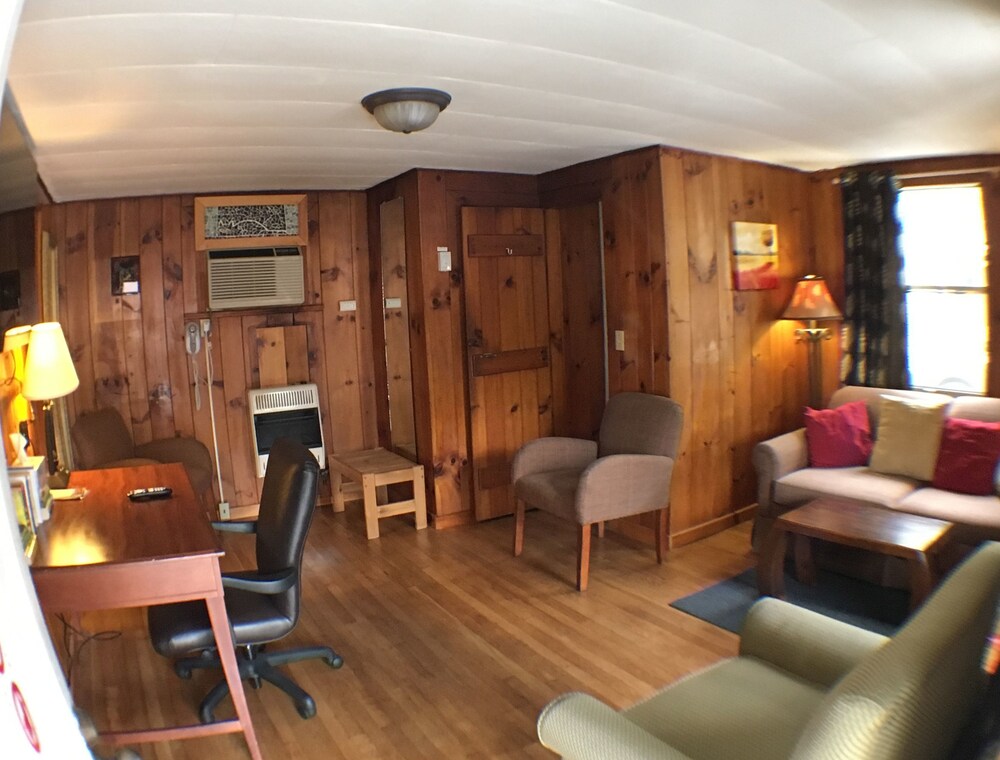 CedarWood Inn - photo 77