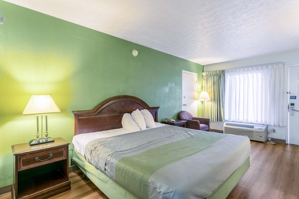 Americas Best Value Inn Edgewood - photo 6