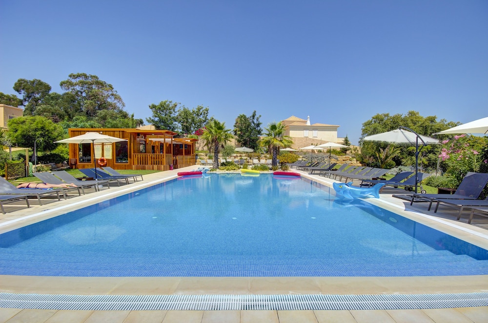 Pinheiros da Balaia Villas