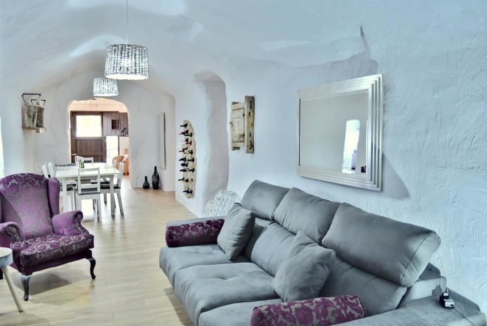 Cuevas Helena — 4-Star Luxury Hotel in Benamaurel, Spain