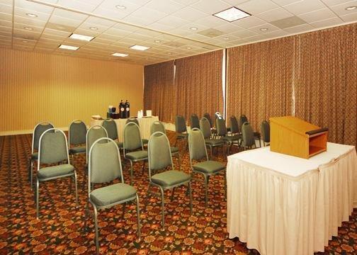 Econo Lodge Statesville - photo 12