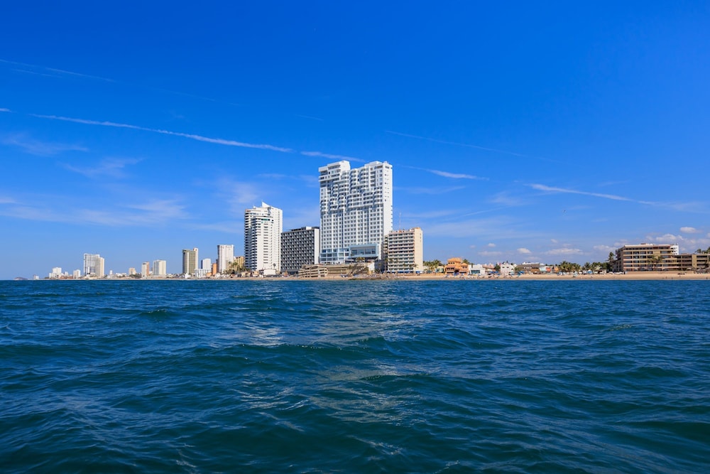 Hotel Los Arcos - last minute hotel in Mazatlan