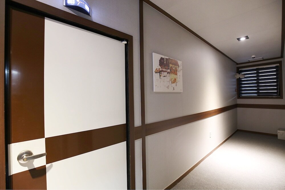Motel 32 days — hotel in Yong-Dong