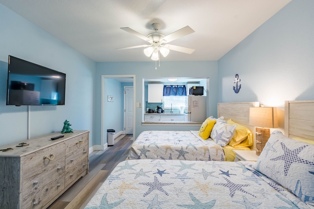 Upham Beach Inn - photo 5