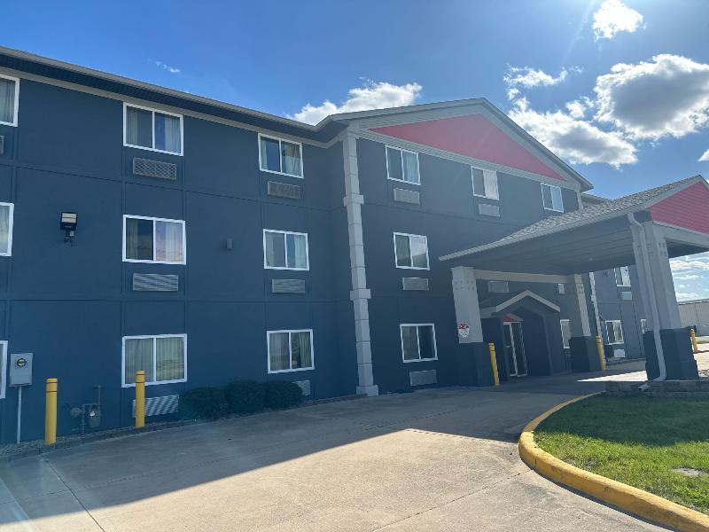 Burgundy Inn & Suites - photo 6
