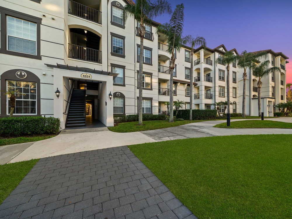 Magnificent 2 Bedroom Apartment Vista Cay Resort 107 — 4-Star Luxury Hotel in Orlando, United States