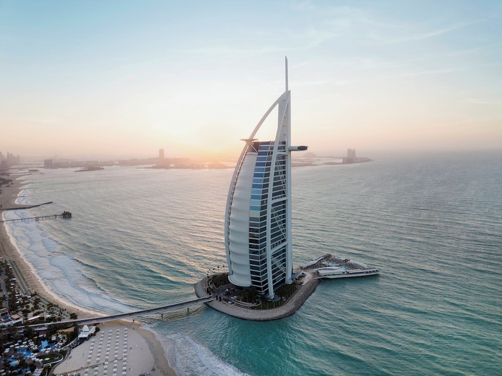 Jumeirah Burj Al Arab Dubai - carbon neutral hotel