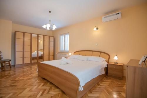 Villa Glorija — 4-Star Luxury Hotel in Grubine, Croatia