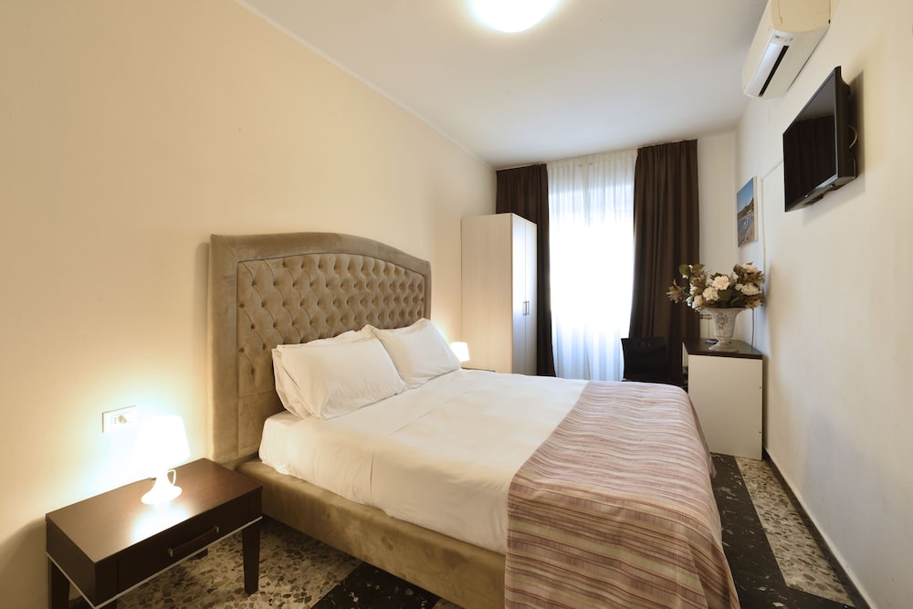 Hotel Ristorante La Marina Mhotelsgroup in San Bartolomeo Al Mare, Italy