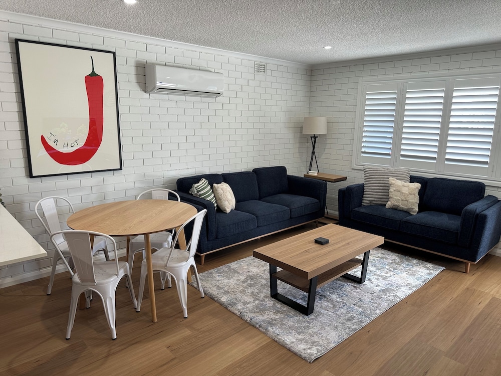 Central Cullen Apartments — 4-Star Luxury Hotel in Wagga Wagga, Australia