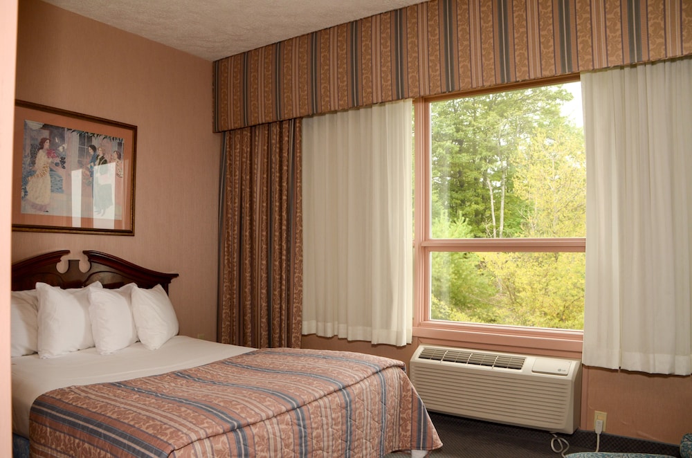 Split Rock Resort - photo 4