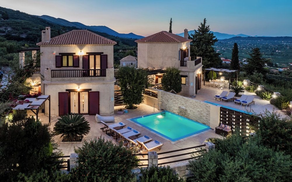 Amorosa Villas — 4-Star Luxury Hotel in Zakynthos, Greece