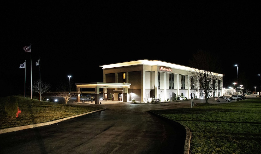 Hampton Inn Summersville - photo 35