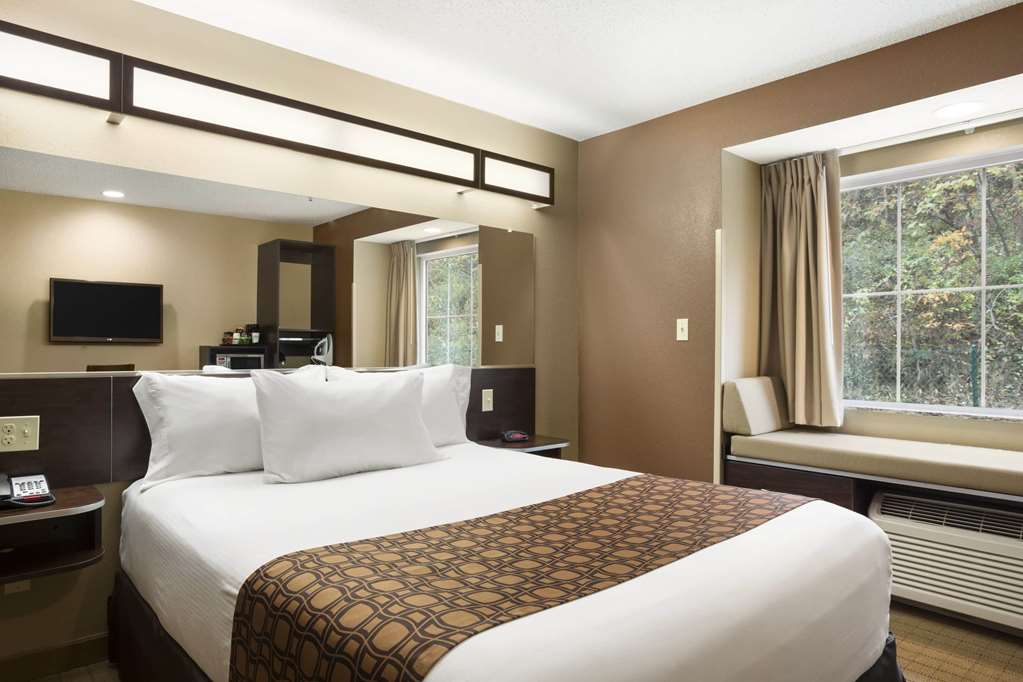 Microtel Inn & Suites by Wyndham Cambridge - photo 8