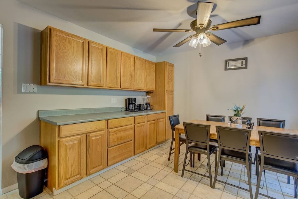 4BR Dog friendly Minutes to Garden of the Gods - photo 19