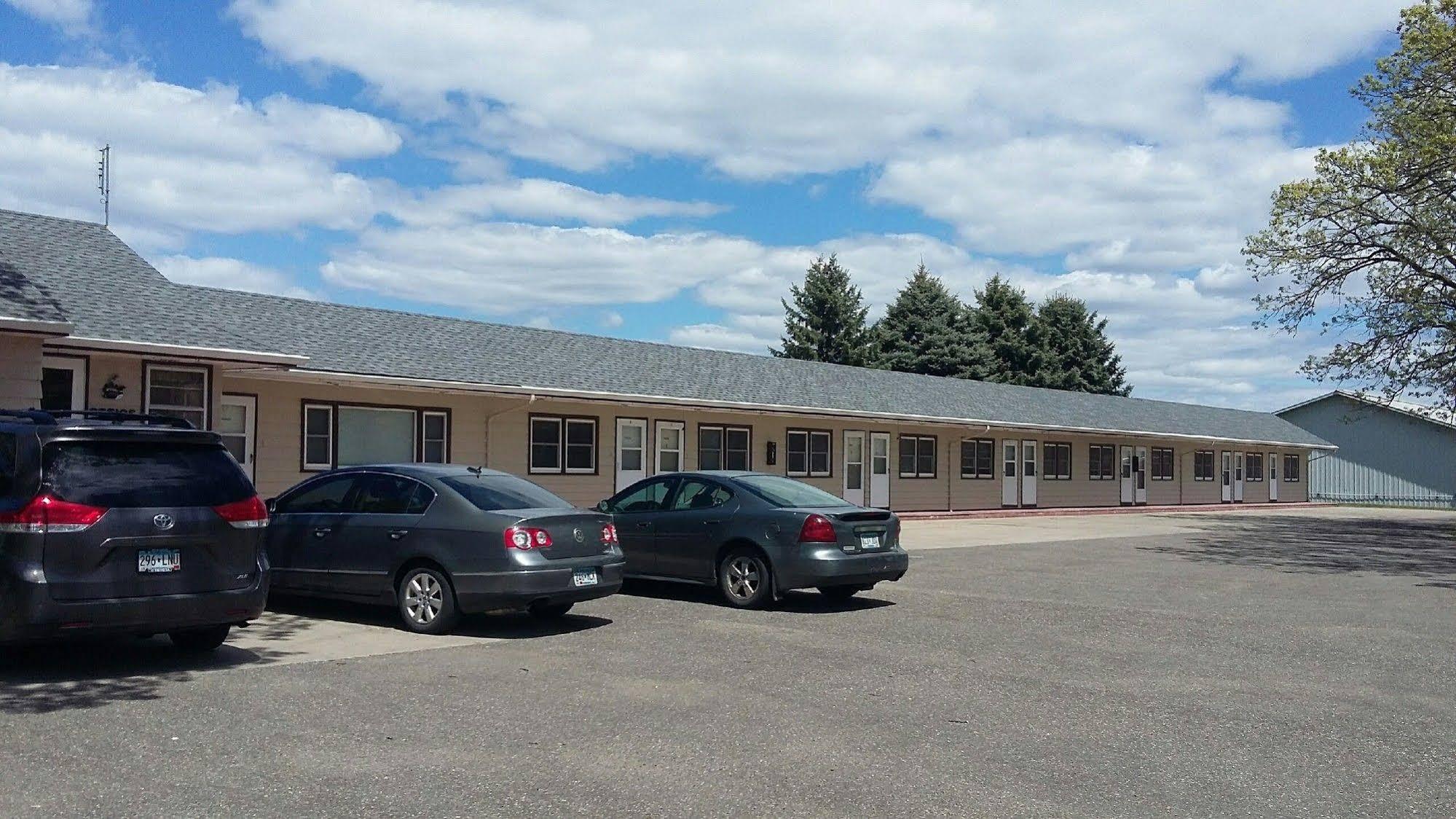 Skyline Motel - photo 2