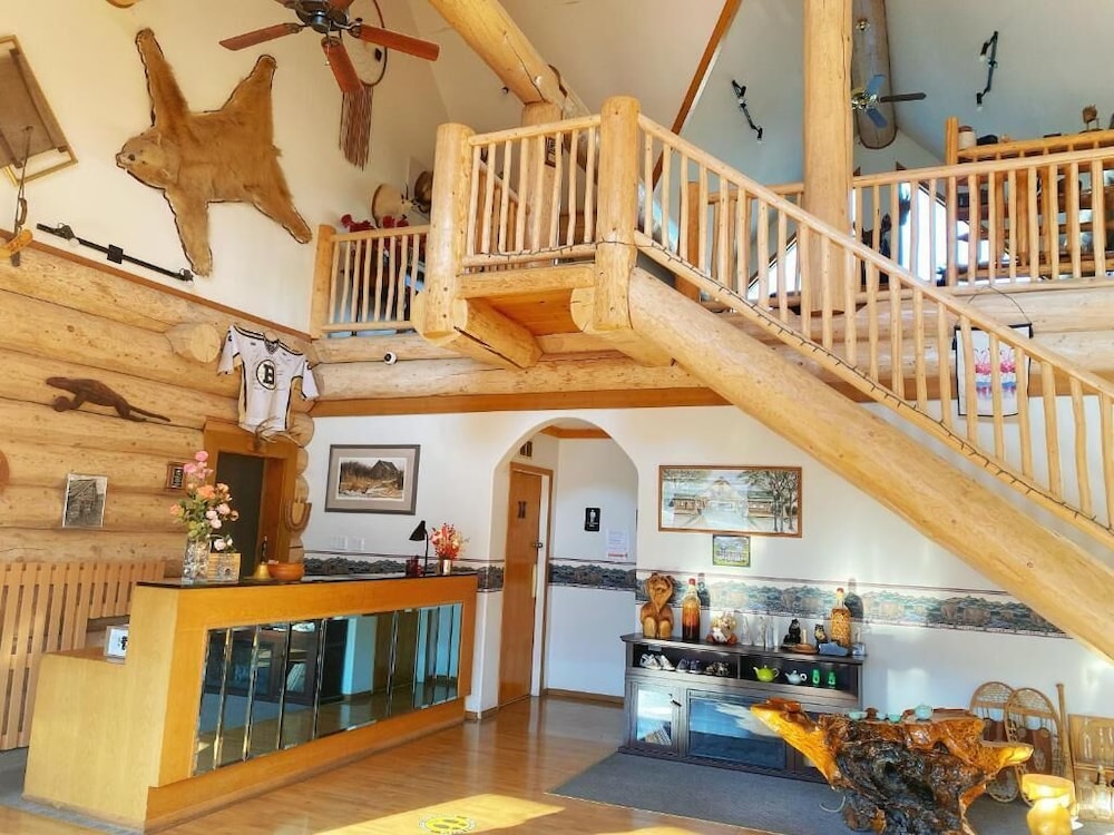 Bear’s Claw Lodge — Cache Creek — photo 2