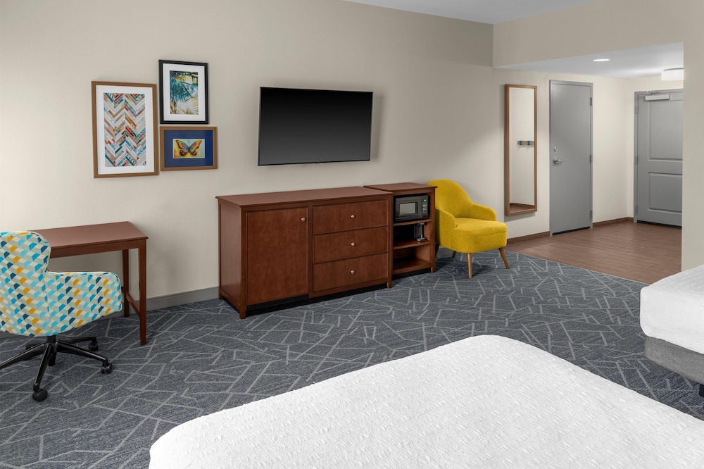 Hampton Inn & Suites Coconut Creek - photo 32