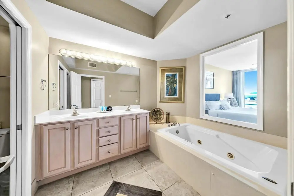 Silver Beach Towers Penthouse106e - photo 10