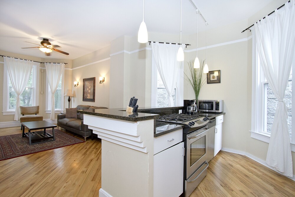 Lovely 3BR in Lake View by Sonder - photo 12
