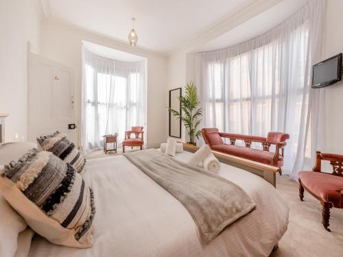 Pembroke House — 4-Star Luxury Hotel in Tenby, United Kingdom