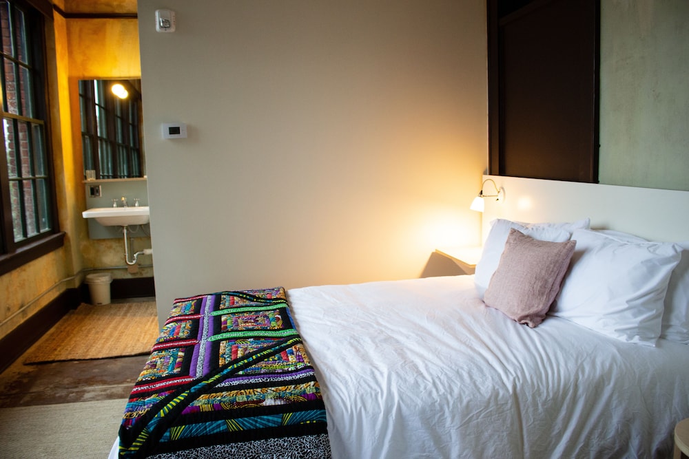 Travelers Hotel - photo 15