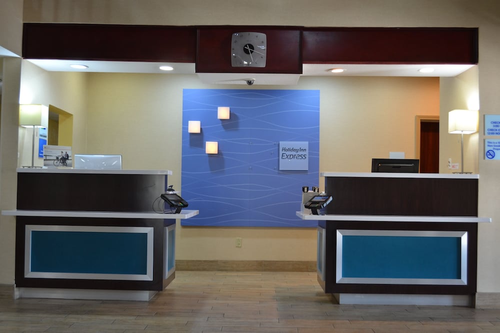 Holiday Inn Express Hotel & Suites Gainesville by IHG - photo 49