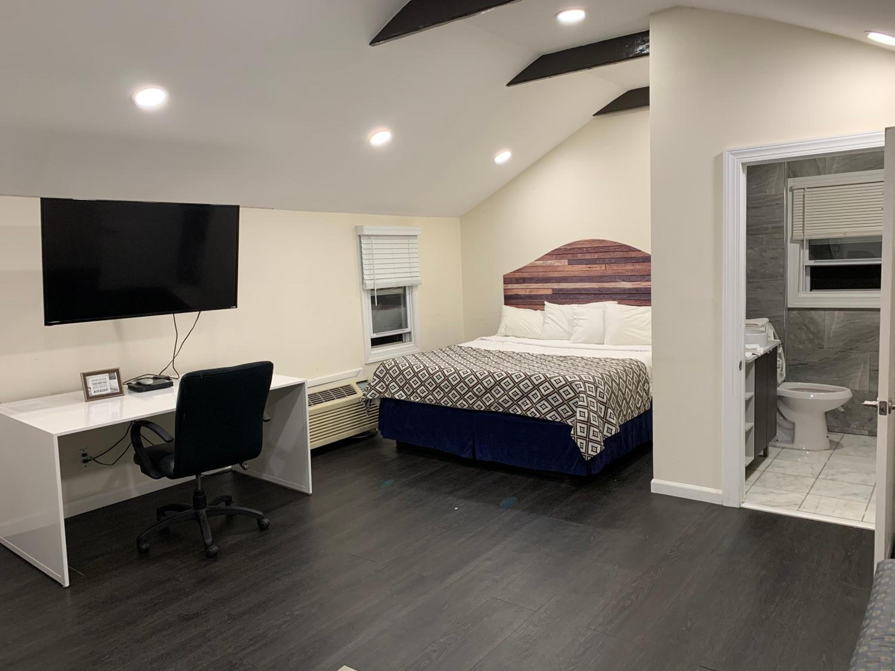 Penn Lodge Hotel & Suites - photo 11