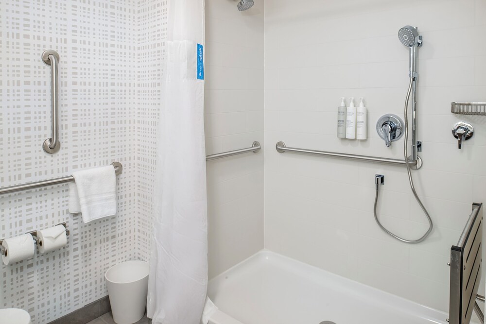 Hampton Inn by Hilton St. Louis Airport - photo 54