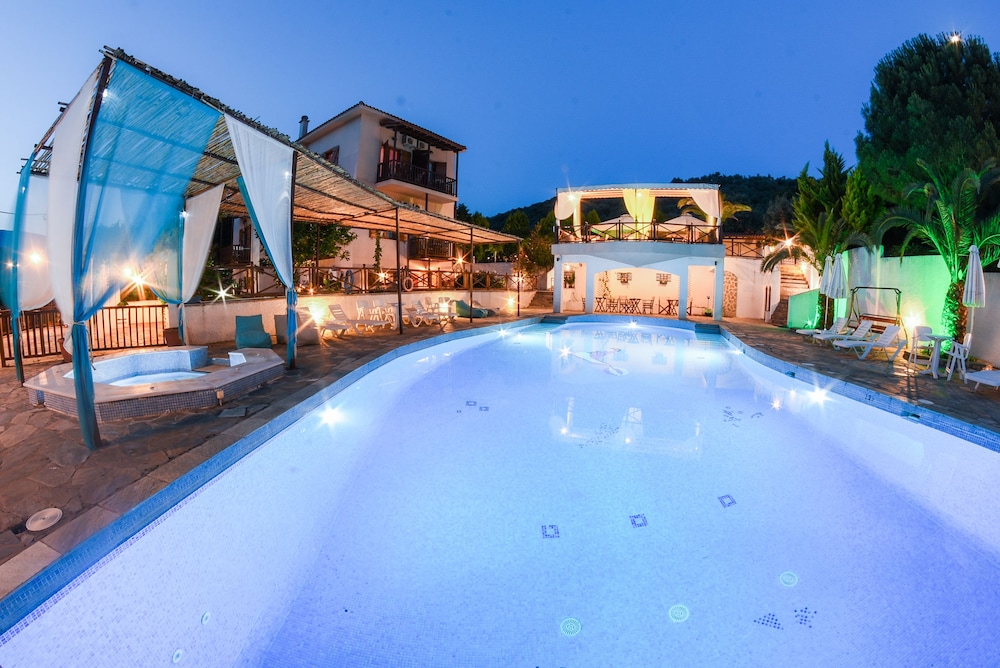 Seralis - last minute hotel in Koropi